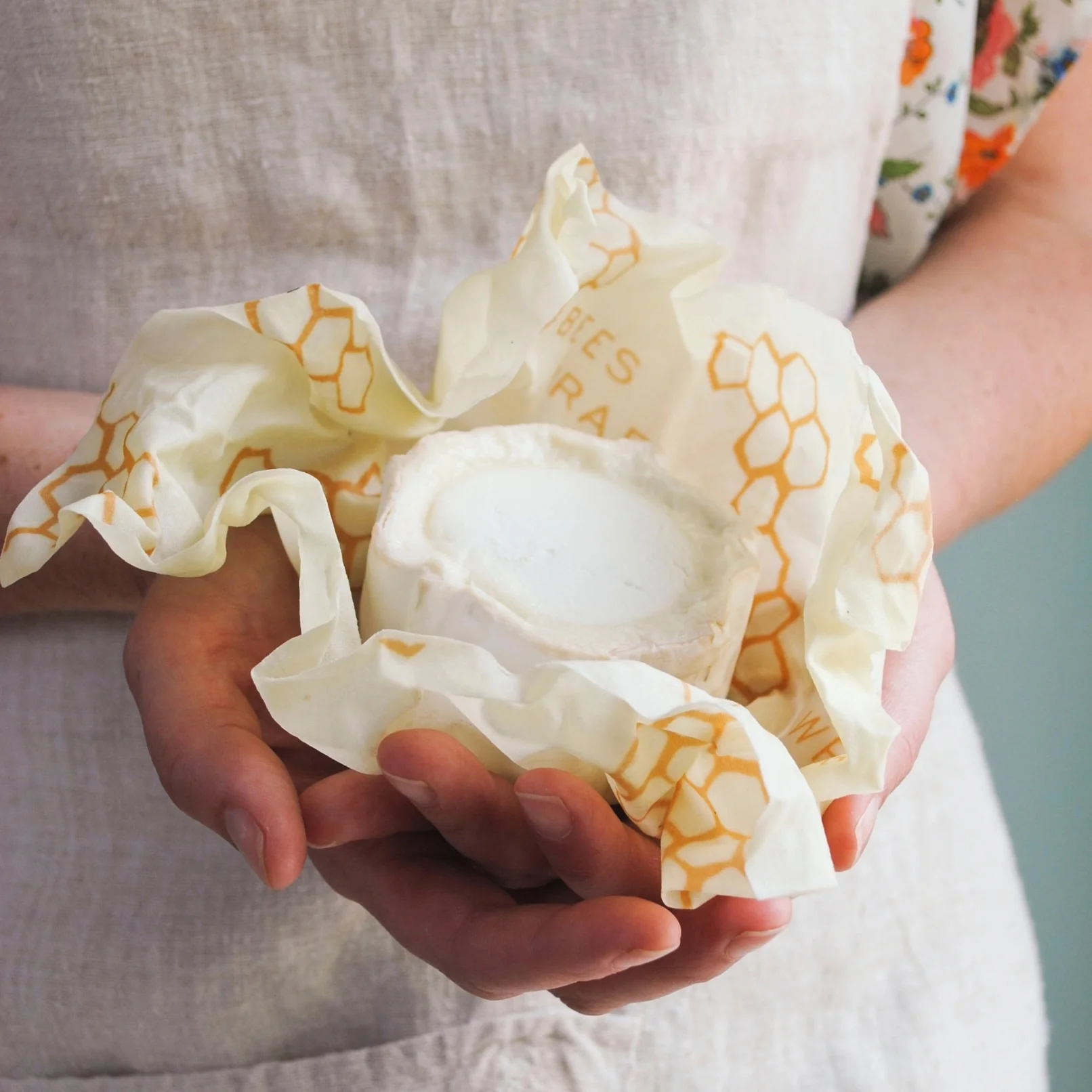 Beeswax Medium Wrap - Honeycomb - Image 4