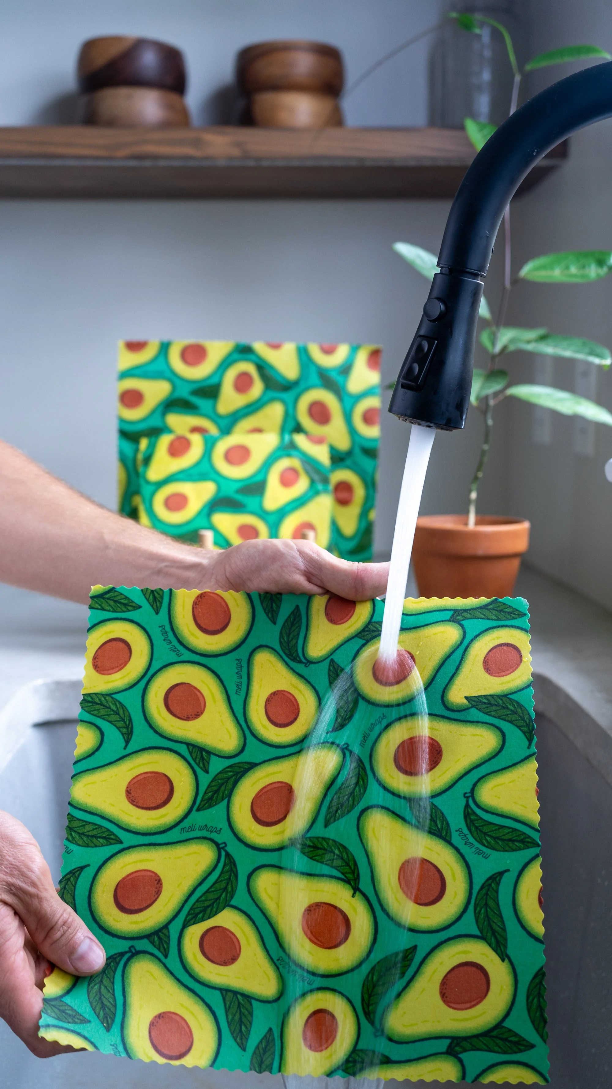 Meli Wraps Beeswax Food Wrap Roll - Avocado - Image 9