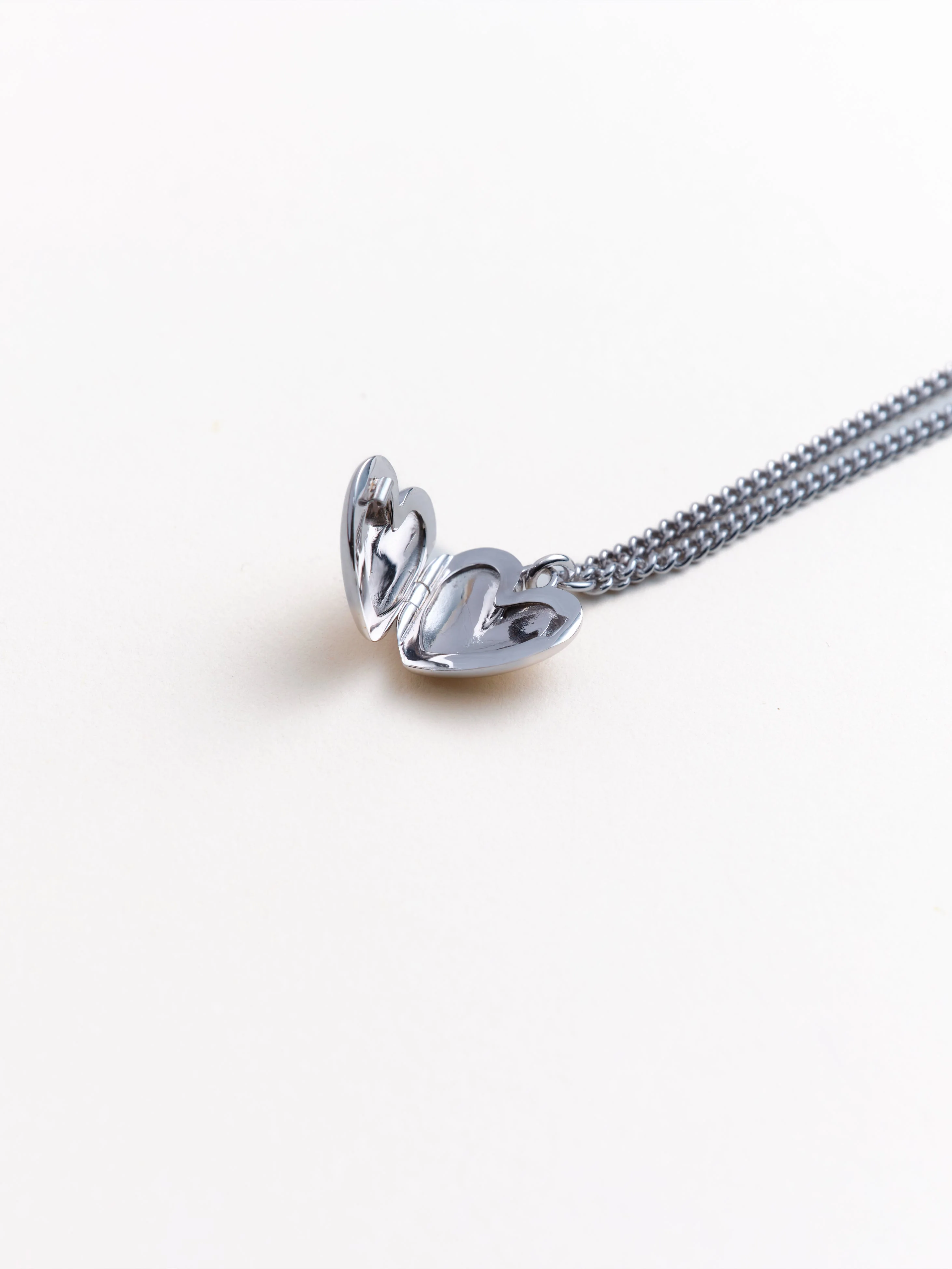 Bowie Heart Locket - Image 8