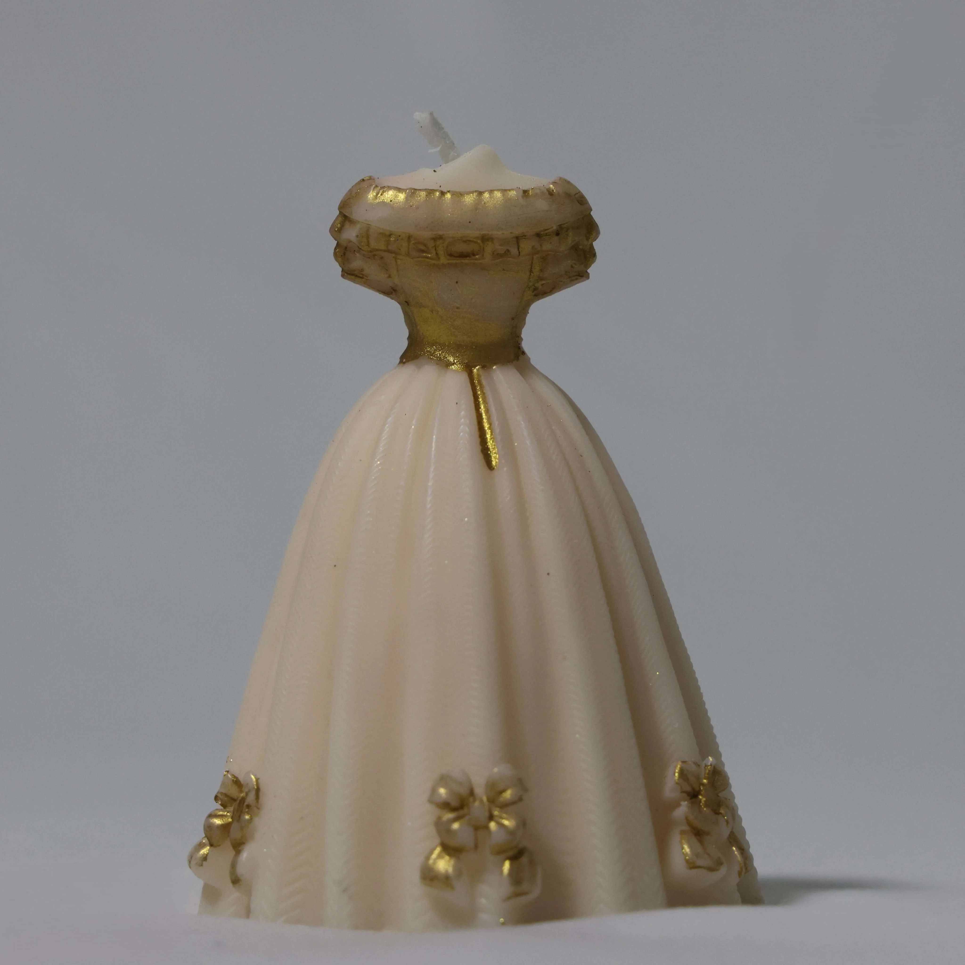 Coconut Soy Wax Queen Gown Candle - Large - Image 8
