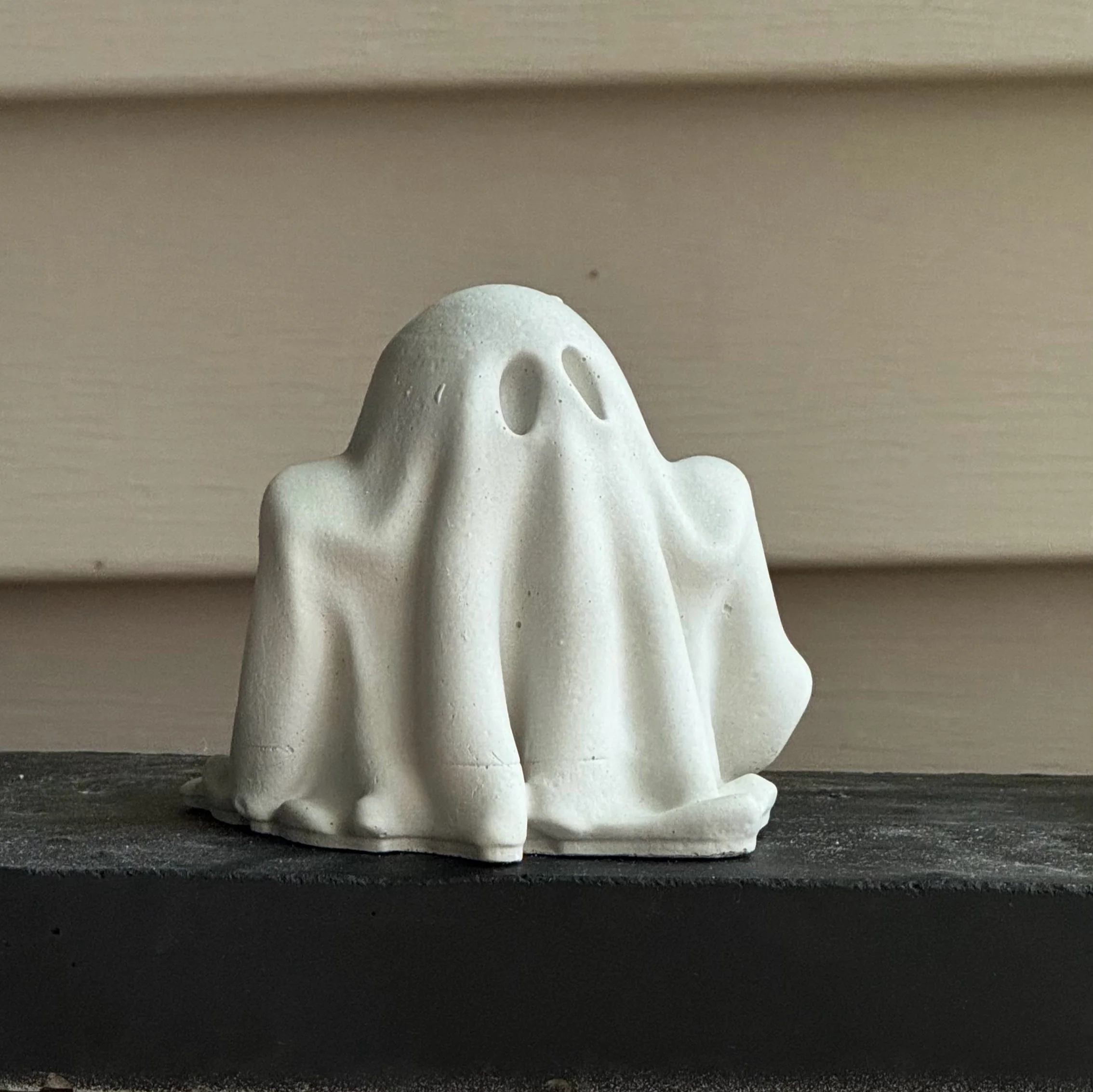 Cute Halloween Ghost - Concrete Decor - Image 3