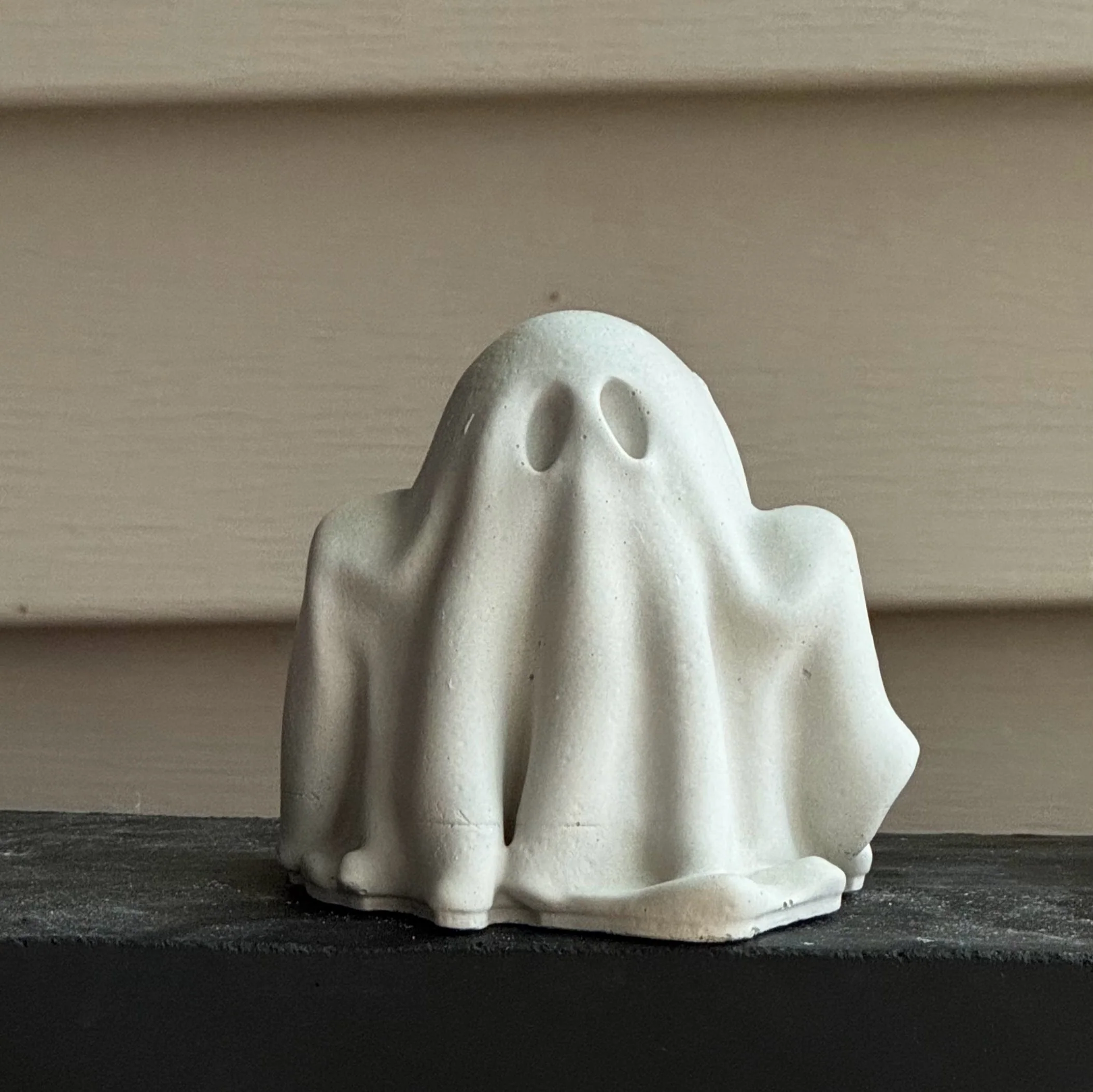 Cute Halloween Ghost - Concrete Decor - Image 4