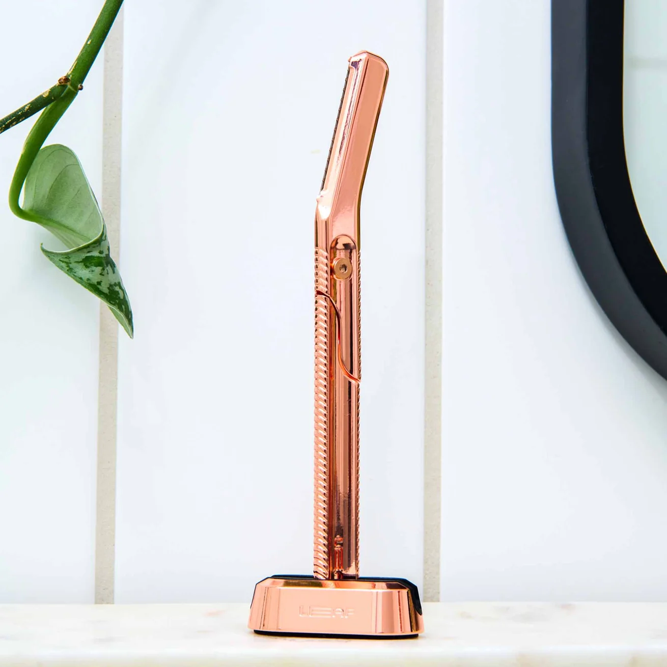Dermaplaner Stand - Rose Gold - Image 5