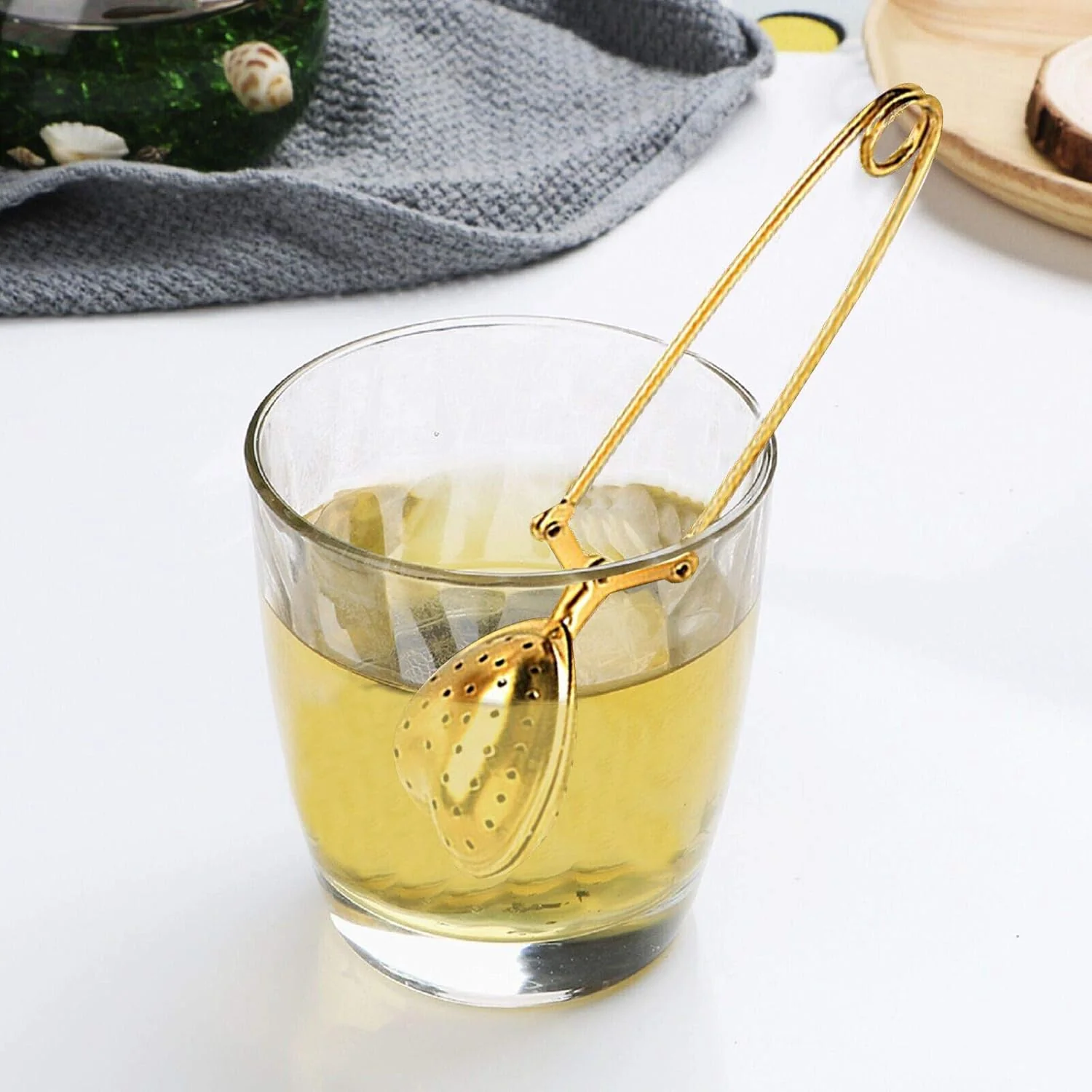 Gold Heart-Shaped Loose Leaf Tea Infuser with Long Handle - Image 2