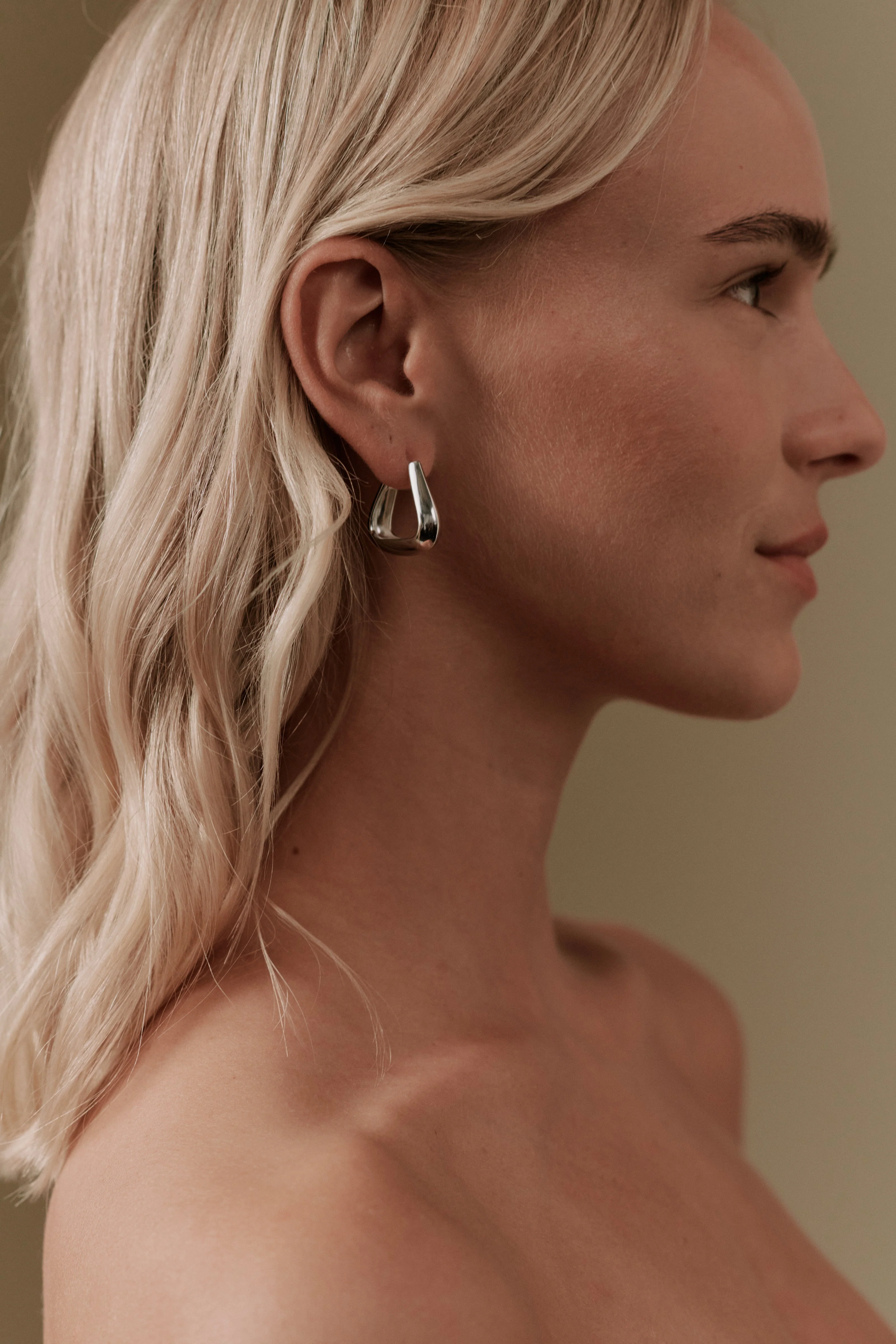 Lyle Medium Triangle Hoops - Image 8