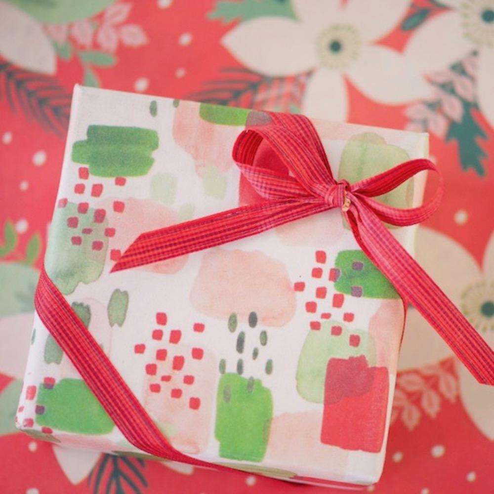 Poinsettia Eco Gift Wrap (Double Sided) - Image 4