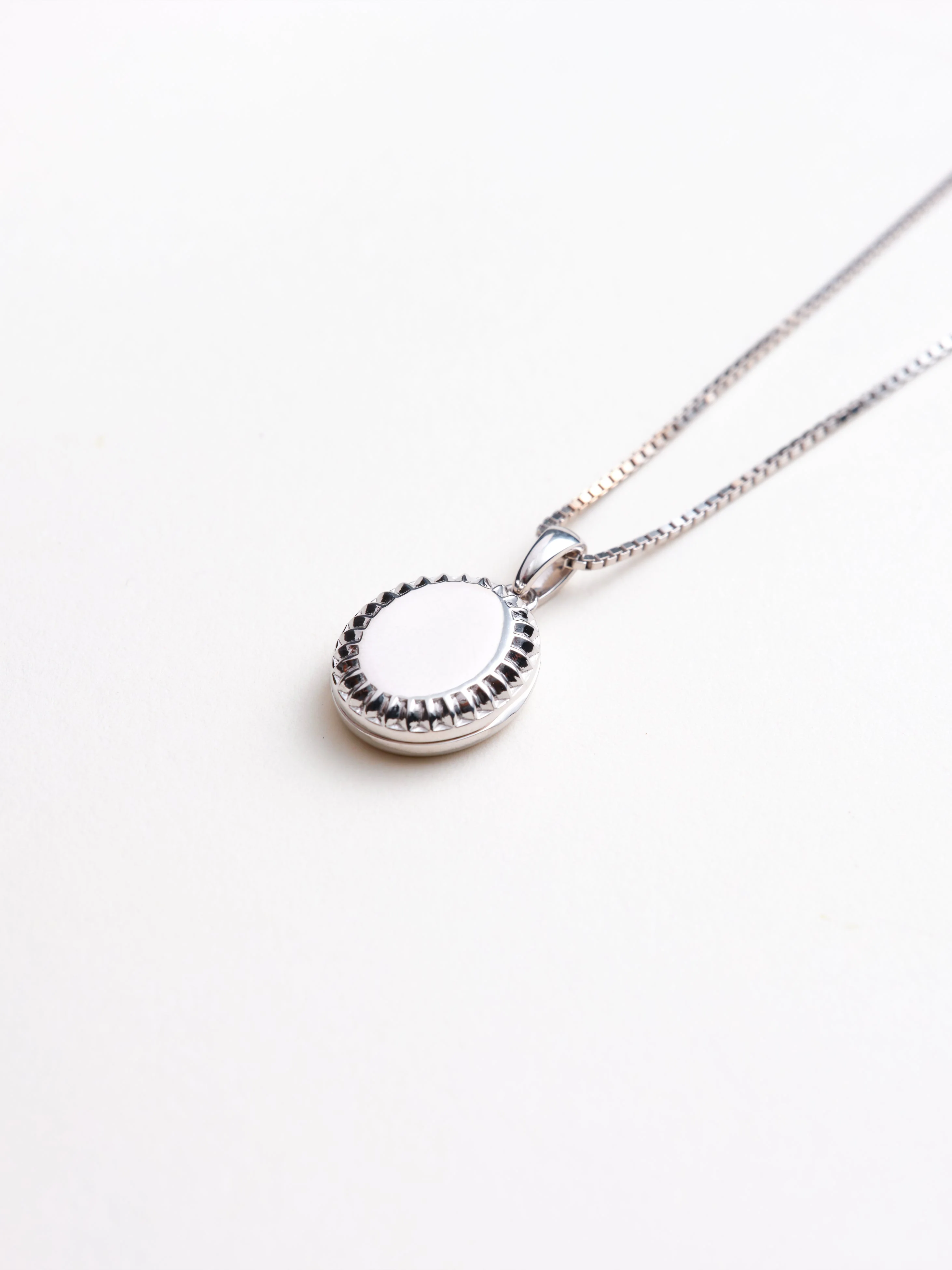 Sutton Oval Locket - Image 5