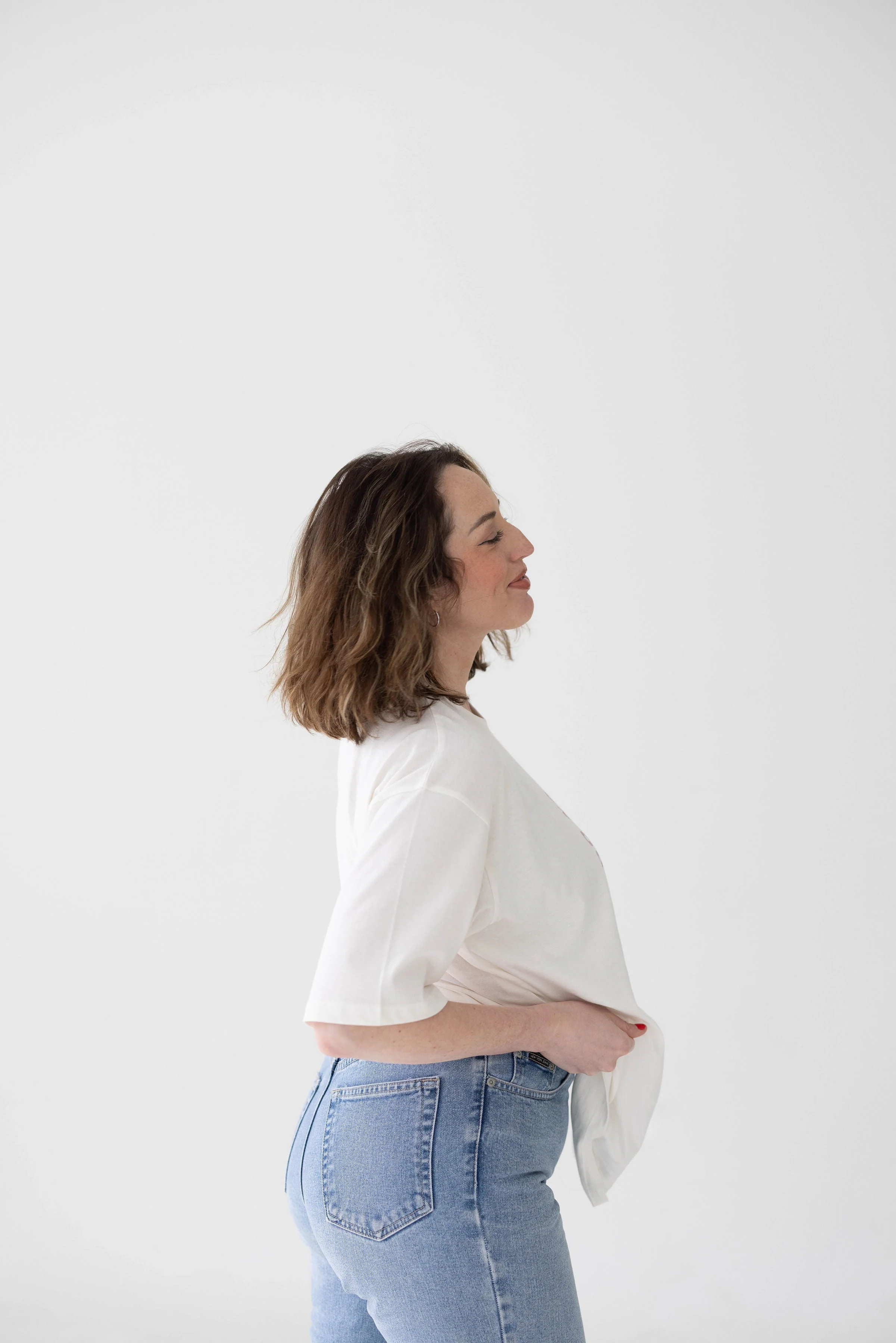 White Mom Cropped Tee - Image 4
