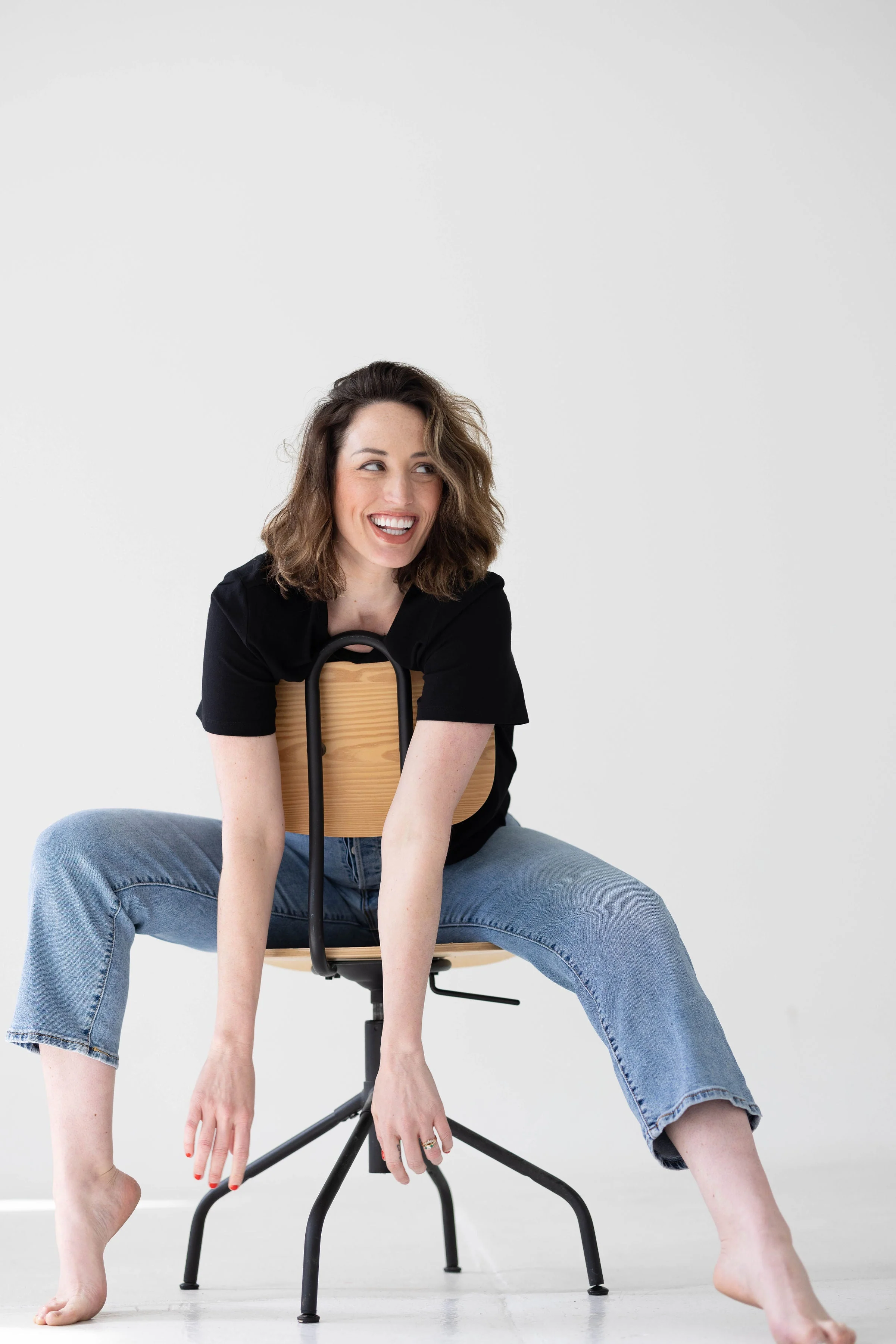 Black Mom Cropped Tee - Image 4