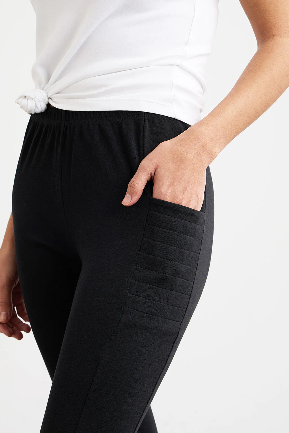 Women's Organic 100% Cotton Capri Leggings with Pockets - Image 4