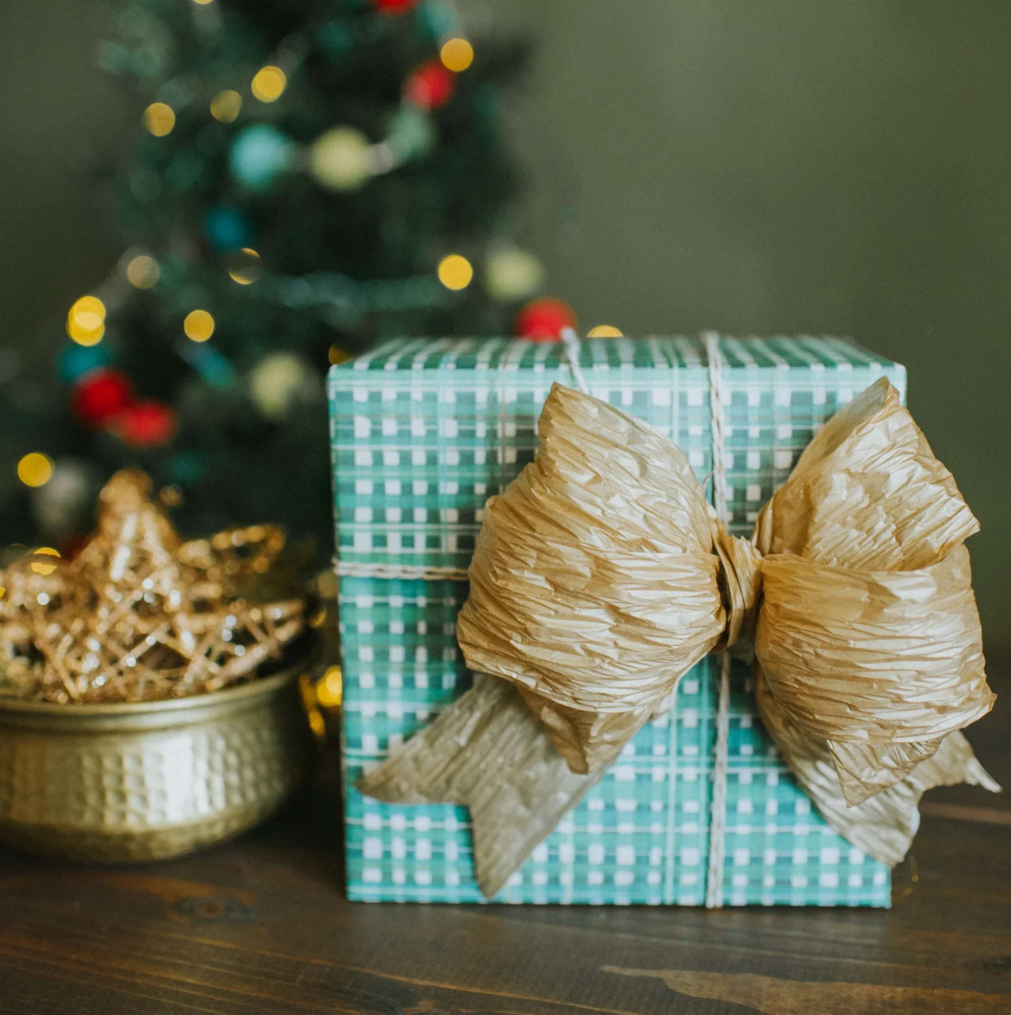Winter Floral Eco Gift Wrap (Double Sided) - Image 4